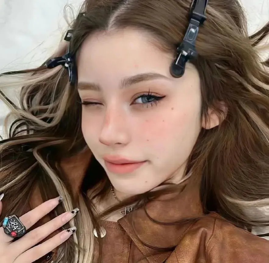 谁杀了她